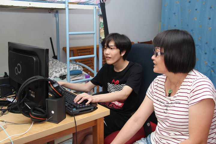 The mother takes the initiative to ask Ka-hei about the video game culture, creating more conversations with her son.